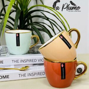 Tasse En Céramique Avec Un Bord Dore