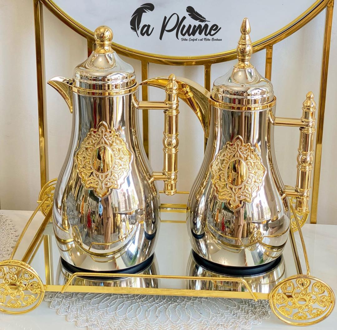 Ensemble élégant de carafes dorées – La Plume