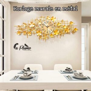 Horloge murale décorative dorée