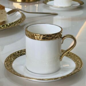 Tasse élégante avec dorures – La Plume