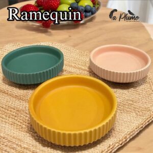 Ramequins colorés pour cuisine