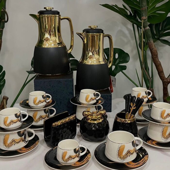 Service à café élégant doré – La Plume