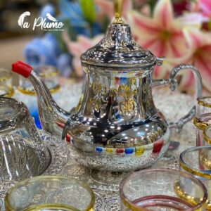 Théière marocaine argentée
