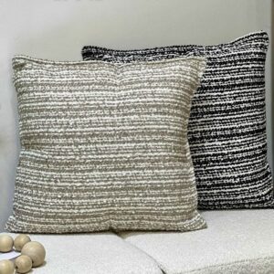 Coussin Élégant à Rayures – Style Moderne Noir & Beige