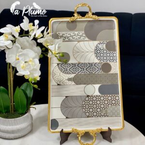 Plateau en porcelaine avec poignées dorées – Design moderne et raffiné