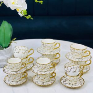 Service à café en porcelaine blanche et dorée