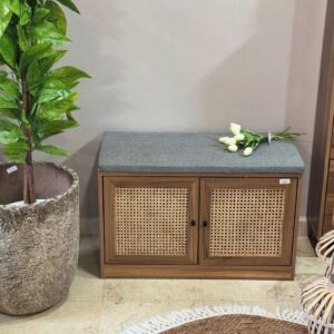 Banc d’entrée avec rangement et assise rembourrée en rotin naturel – Style moderne et fonctionnel   Description courte :