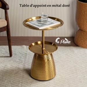 Table d'appoint en métal doré