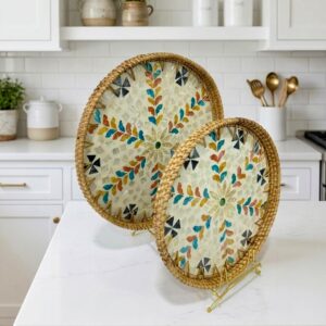 Plateaux en Mosaïque de Nacre et Osier Tressé