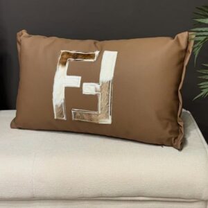 Coussins Fendi moderne
