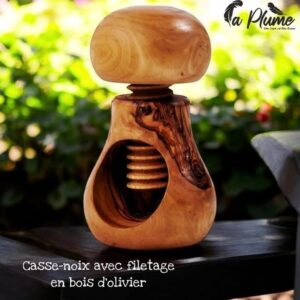 Casse Noix Artisanal en Bois d'Olivier