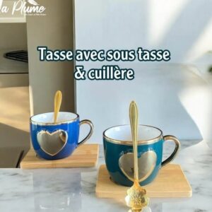 Tasse avec sous tasse et Cuillère
