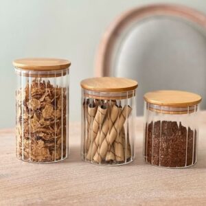 Série de bocaux en verre avec couvercles en bambou