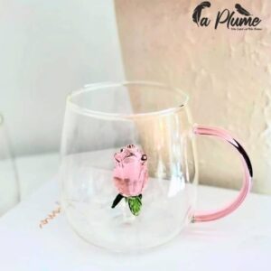 Tasse en verre transparente