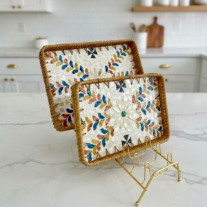 Plateaux Rectangulaires en Mosaïque et Rotin Tressé