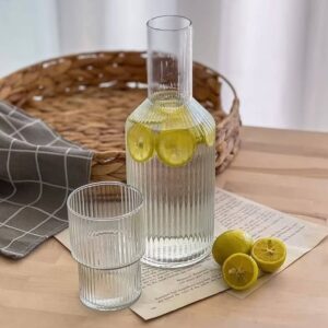Carafe  en verre élégante