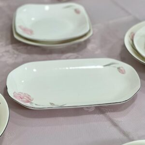 Assiette En Porcelaine A Décor Floral