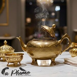 La Théière Royale Marocainne en Laiton Doré Ciselé