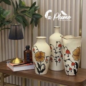 Vase en céramique à décor floral ornemental