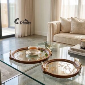Plateaux ronds en bois et miroir
