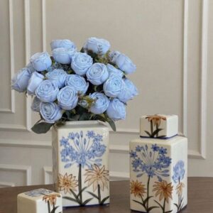 Jarres décoratives à motifs floraux