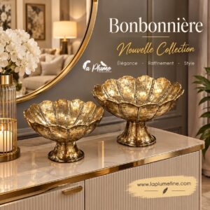 Bonbonnières sur pied en métal doré patiné
